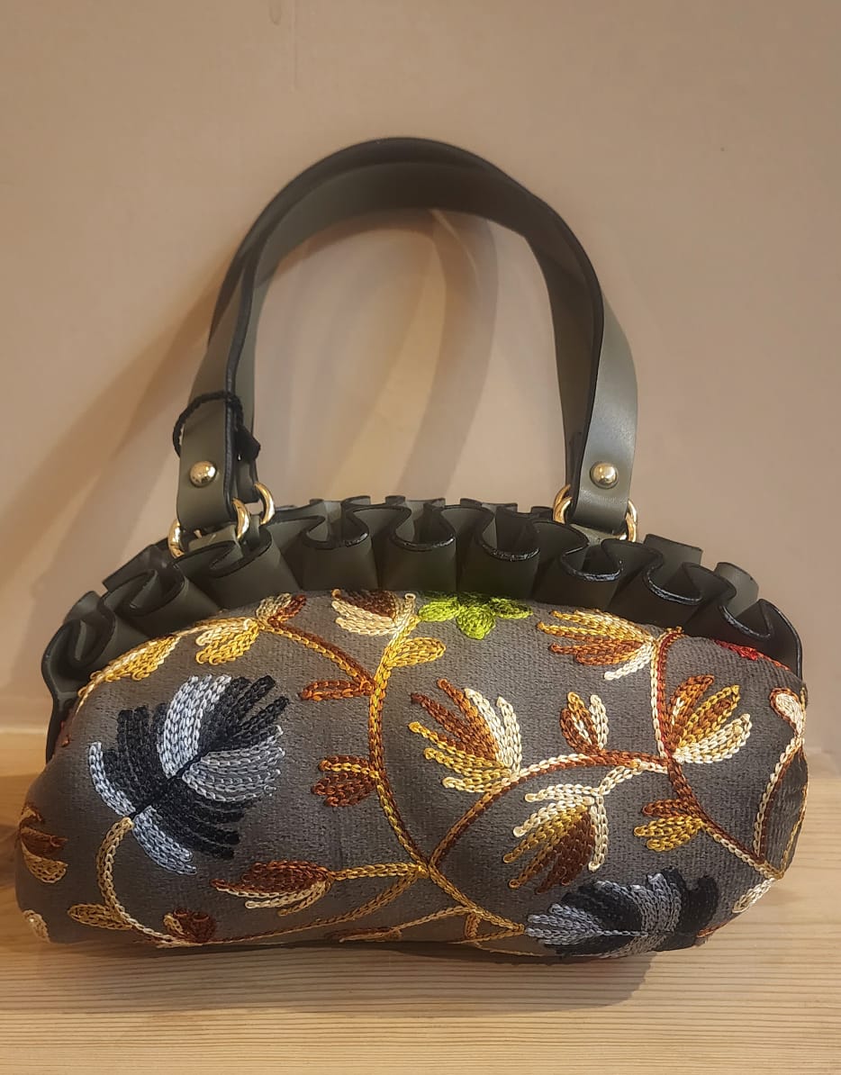 Pashmina Embroidery Round Frill Style