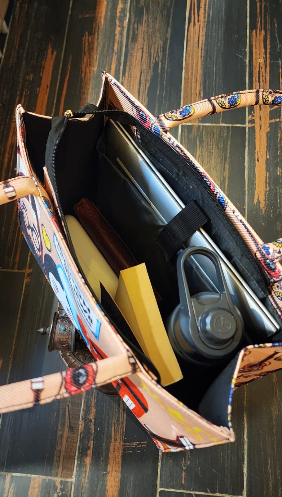 London Quirky Artwork Tote Bag -Pink color